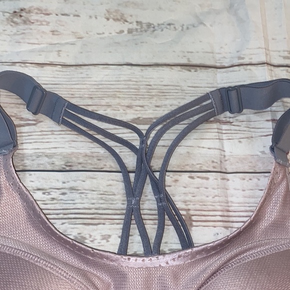 Victoria’s Secret Sport Lightweight black sports bra - Picture 6 of 6